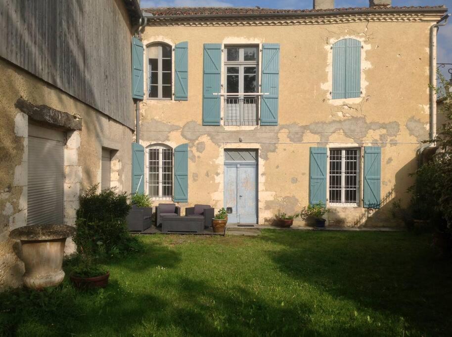 Ancien Presbytere Au Coeur Du Village Mauvezin  Exterior foto